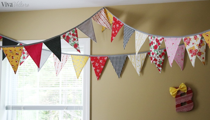 LINEN HEDGEROW FABRIC BUNTING 10 FLAGS 12 cm x 15 cm HOME MADE 
