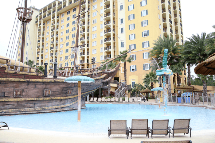 orlando family resort pool