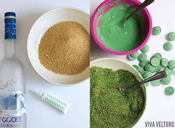 moss graham cracker crumbs