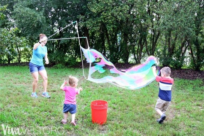 make giant bubbles