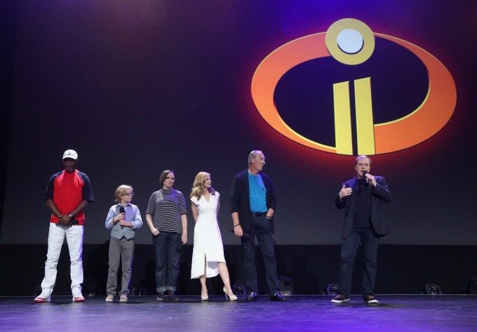 cast of incredibles 2