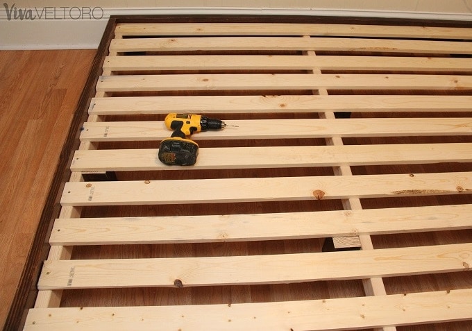 Easy Diy Platform Bed Frame For A King, How To Build A King Size Platform Bed Frame With Legs