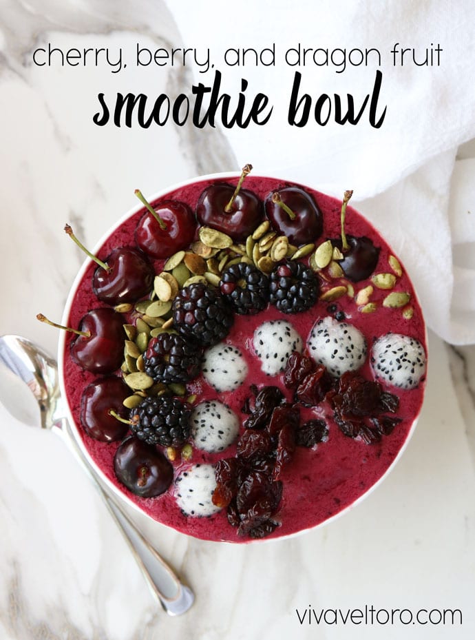 berry smoothie bowl