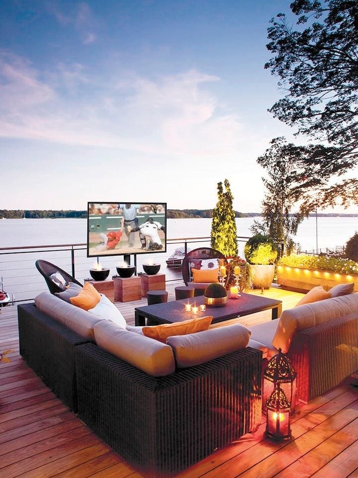 indoor tv outdoors