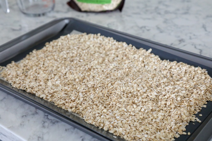 rolled oats to toast